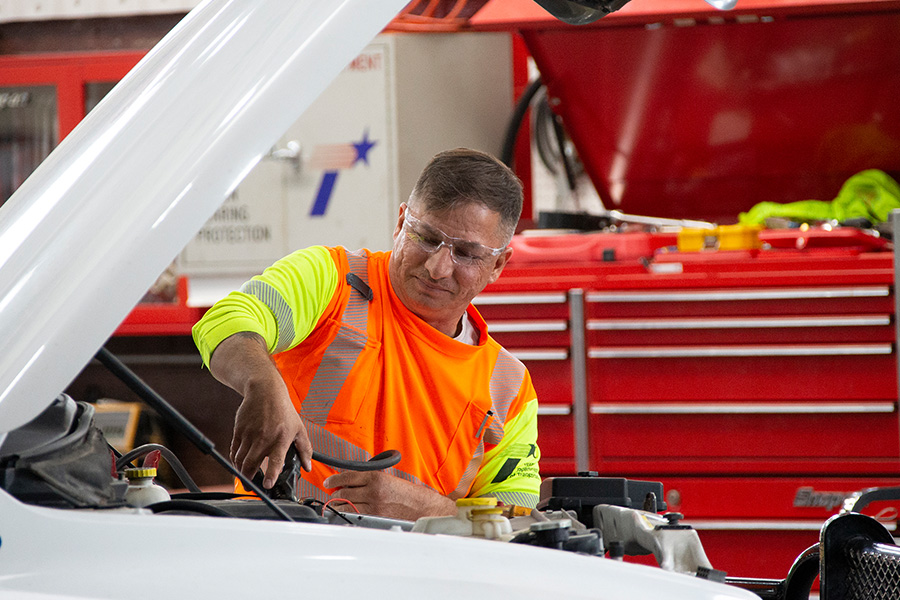 TxDOT employee vehicle maintenance