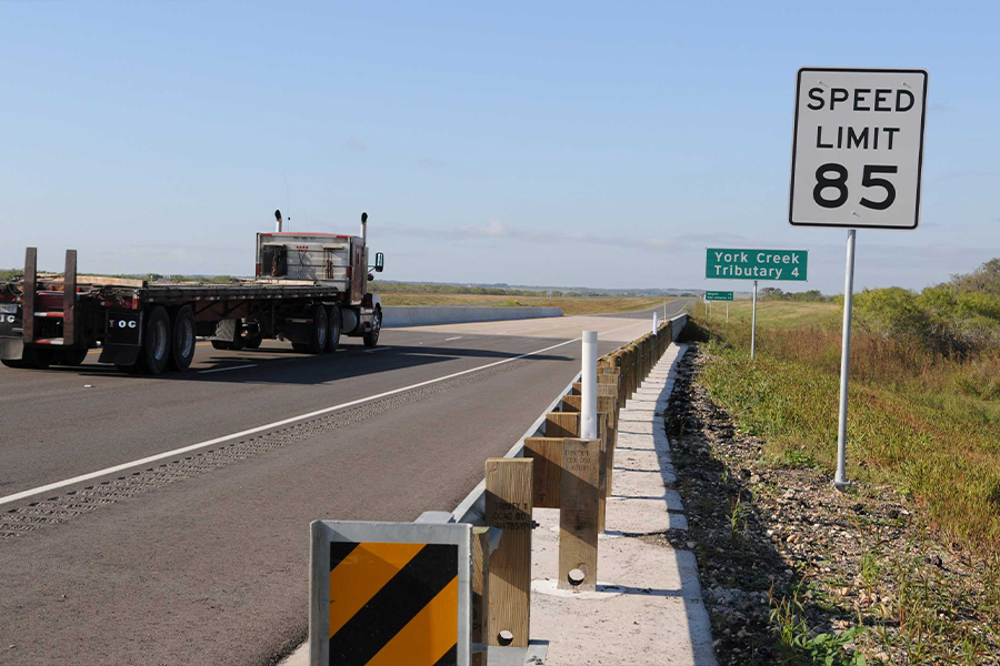 85 mph speed limit sign on Texas State Highway 130 (SH 130)