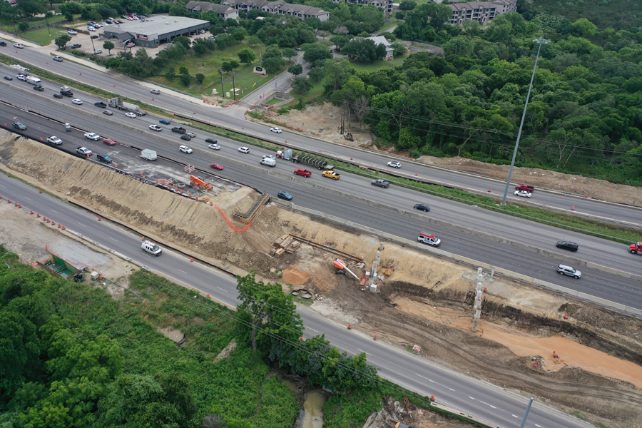 I-35 at South Boggy Creek bridge, May 2024