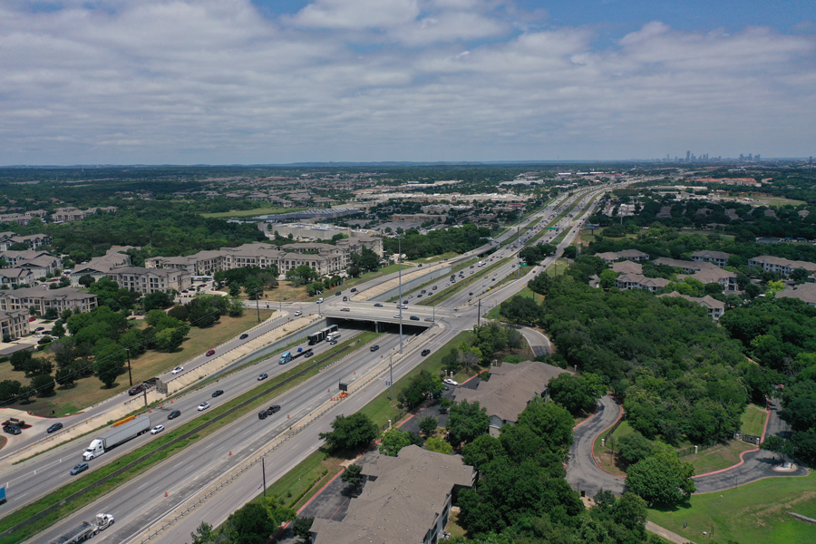 Northbound view of I-35 at Slaughter Creek Overpass, Oct. 2022 