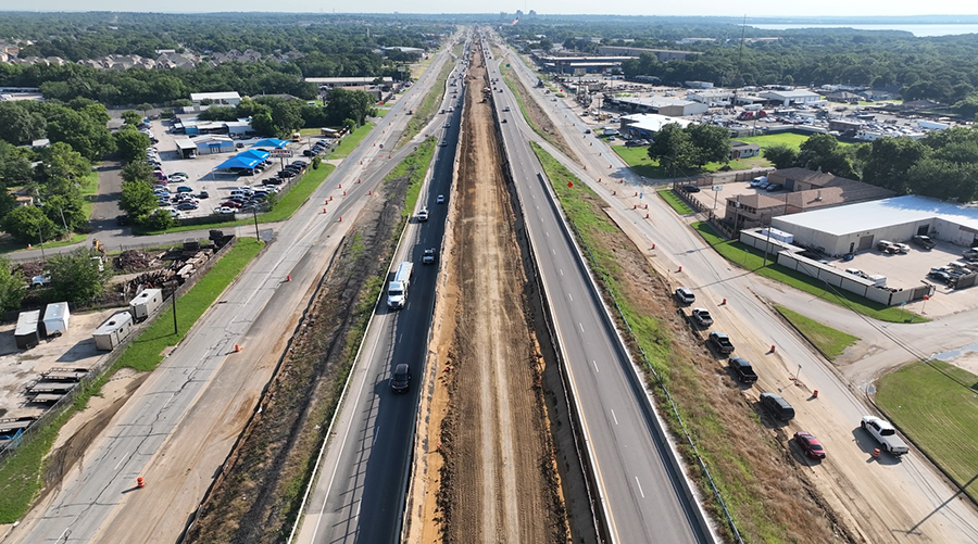 Construction of new mainlanes on I-820 median.